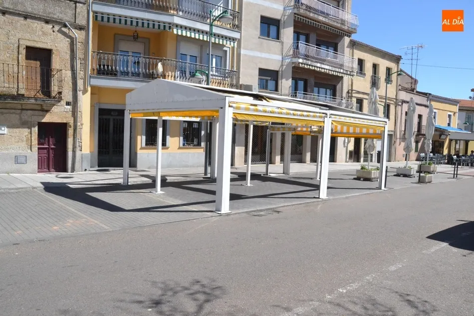 Foto 4 - La Plaza Mayor da ejemplo con un impactante cierre voluntario colectivo &ldquo;por la salud de todos&rdquo; ...