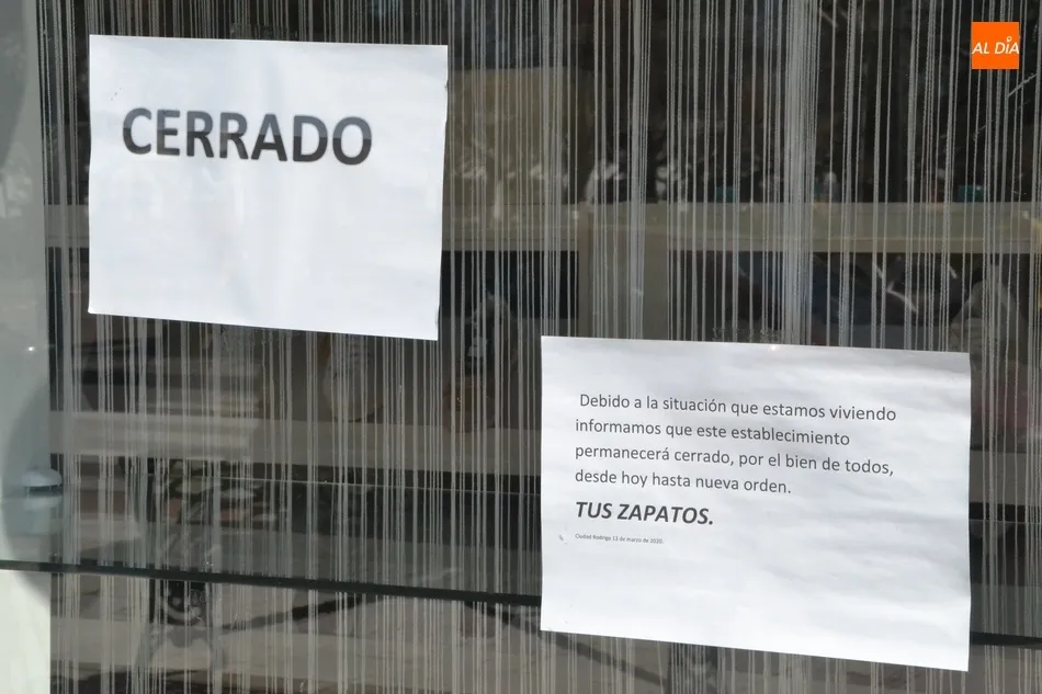 Foto 2 - La Plaza Mayor da ejemplo con un impactante cierre voluntario colectivo &ldquo;por la salud de todos&rdquo; ...