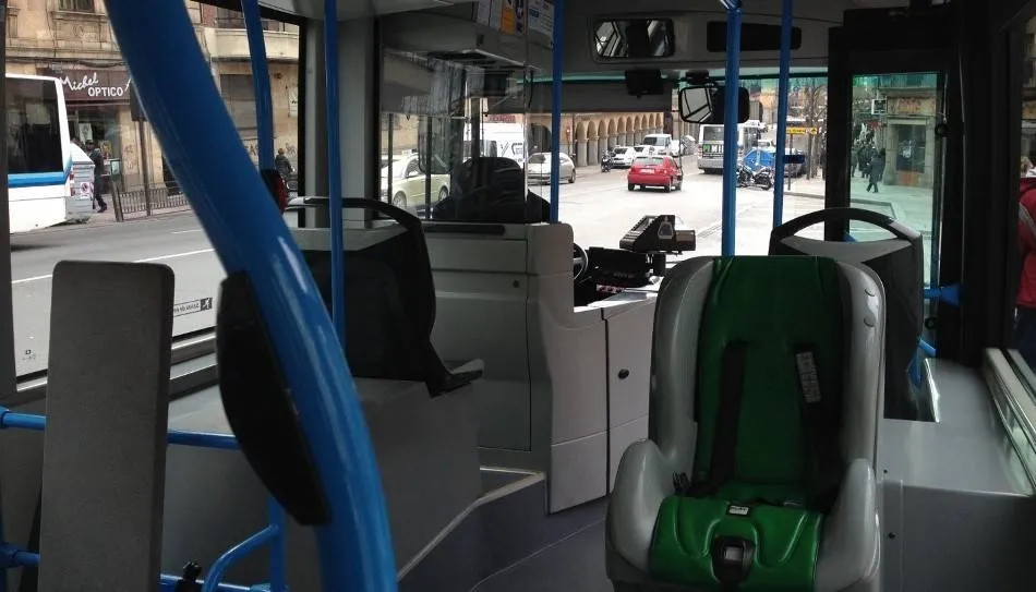 No será posible el pago en metálico, para evitar el contacto físico con el conductor, y el aforo de los autobuses quedará limitado