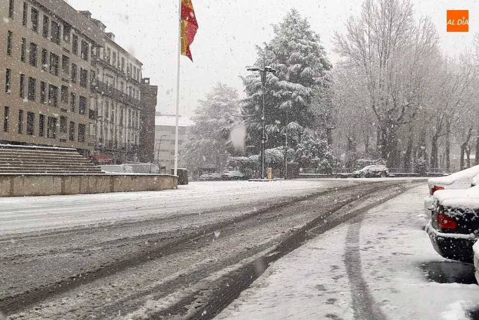 Foto 6 - B&eacute;jar se viste de blanco tap&aacute;ndose con un manto protector