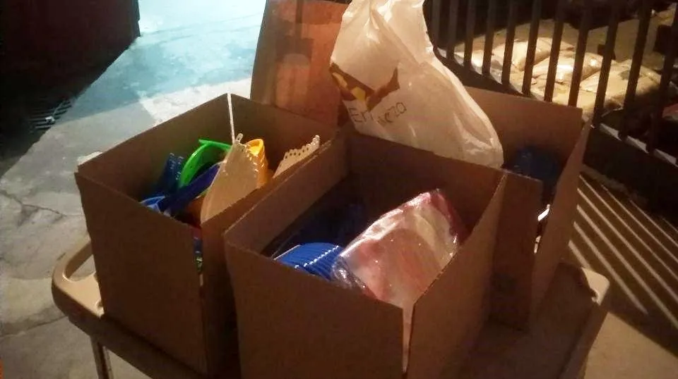 Foto 2 - Voluntarios de Salamana fabrican y donan al Hospital 400 pantallas de protecci&oacute;n de cara