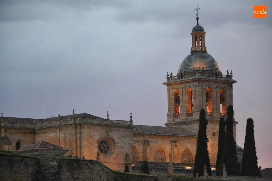 Jesús García Burillo propone a los fieles civitatenses unirse desde los hogares a varios rezos...