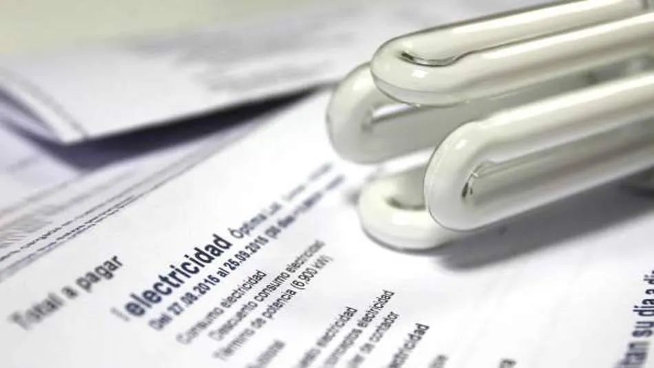 A pesar de este incremento en el recibo eléctrico durante este periodo de estado de alarma, el Gobierno y las eléctricas ha adoptado varias medidas para ayudar a superar este periodo de crisis las familias más vulnerables