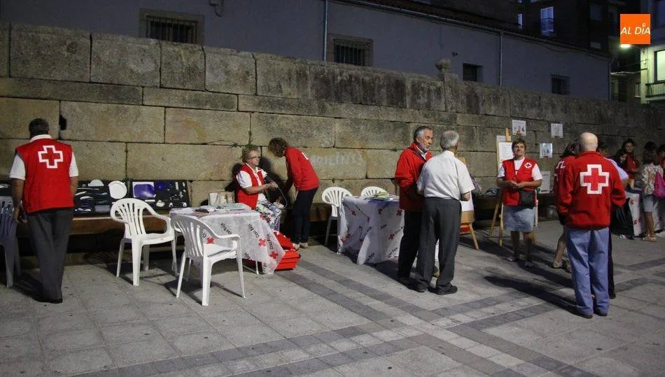 Imagen de archivo con una campaña de captación de socios de Cruz Roja