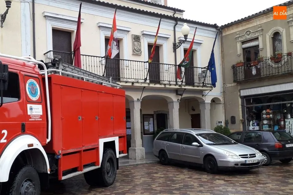 Foto 5 - Los Bomberos de Vitigudino desinfectan una veintena de localidades de la comarca y del Campo Charro ...