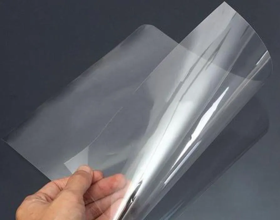 Foto 5 - Los voluntarios que fabrican pantallas protectoras para sanitarios piden gomas y l&aacute;minas de acetato