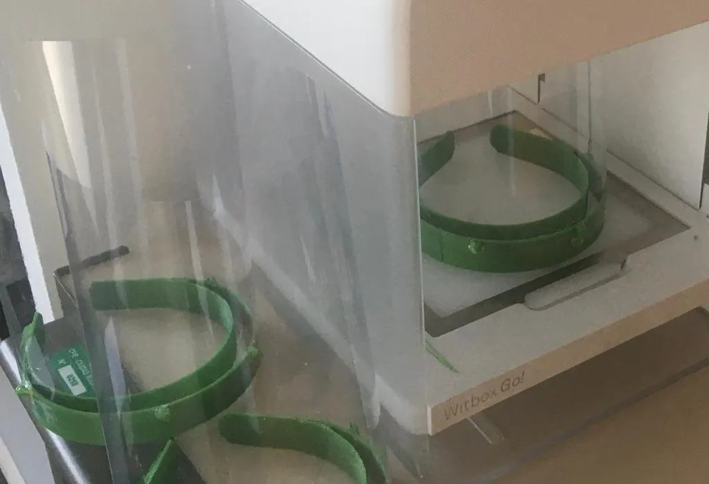 Ocho personas elaboran en Ciudad Rodrigo máscaras de protección con impresoras 3D  