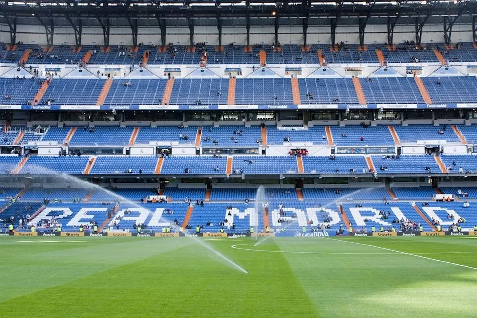 El estadio Santiago Bernabéu se convertirá en un espacio adaptado para almacenar las donaciones de insumos sanitarios | EP
