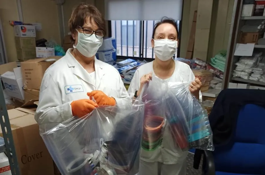 Foto 7 - Las m&aacute;scaras protectoras fabricadas por voluntarios llegan hospitales, centros de salud y...