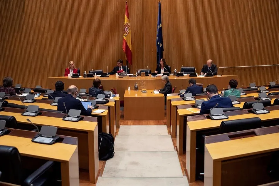 El ministro de Sanidad, Salvador Illa (i), durante su comparecencia en la Comisión de Sanidad del Congreso de los Diputados - Pool