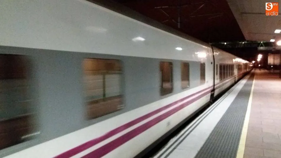 Renfe impone el pago con tarjeta para comprar billetes en estaciones