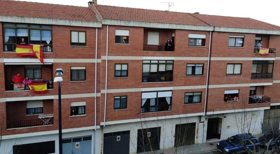 El gran bingo de los vecinos de la calle Hermanos García Carraffa  