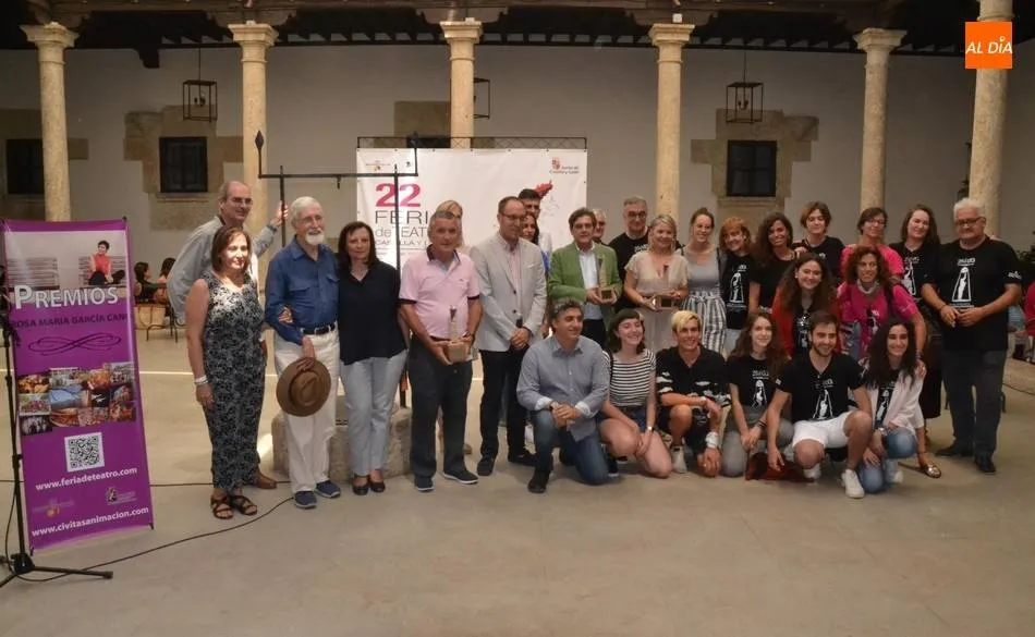 Foto de familia de los premiados del año pasado
