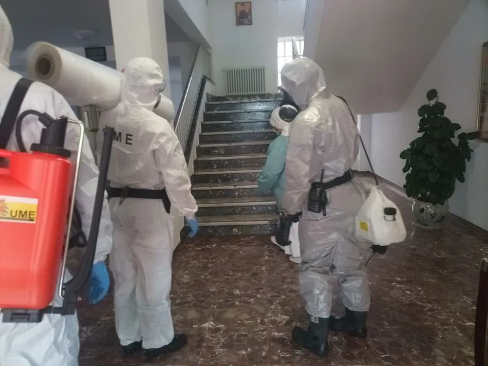 Foto 6 - La Unidad Militar de Emergencias desinfecta la Residencia Hijas de San Camilo