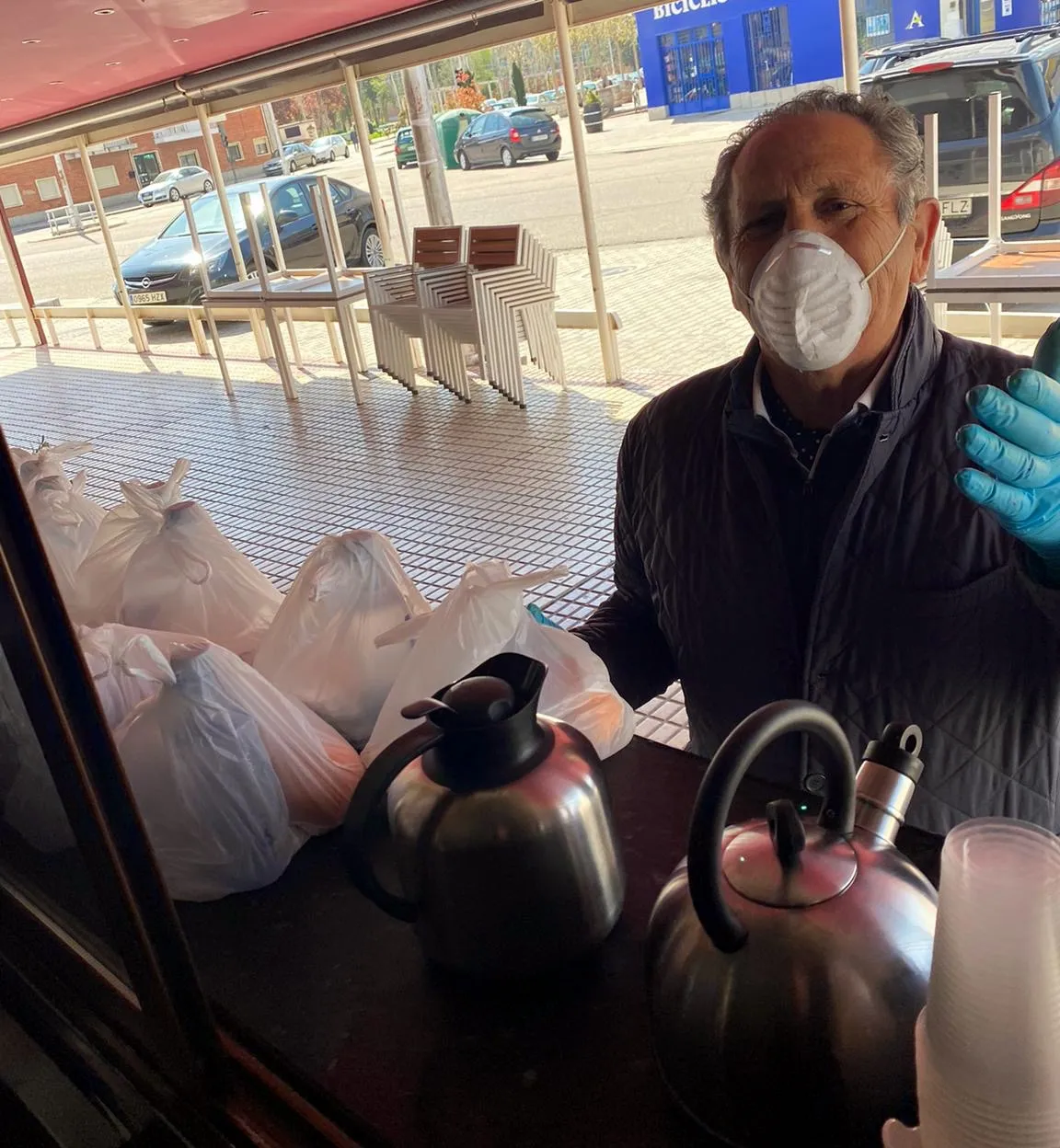 Foto 3 - Una docena de empresas de Pe&ntilde;aranda se unen para crear un autoservicio gratuito de cafeter&iacute;a y...