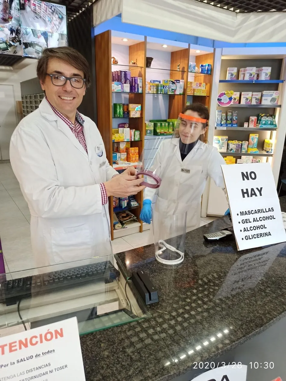 Foto 4 - Las m&aacute;scaras de los voluntarios comienzan a llegar a toda la provincia