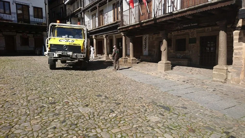 Foto 3 - Los trabajos de desinfecci&oacute;n llegan a La Alberca