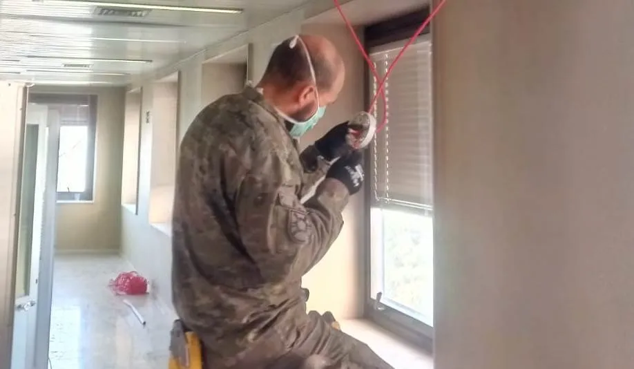Foto 3 - Militares salmantinos instalan un hospital provisional para ampliar el Gregorio Mara&ntilde;&oacute;n de Madrid