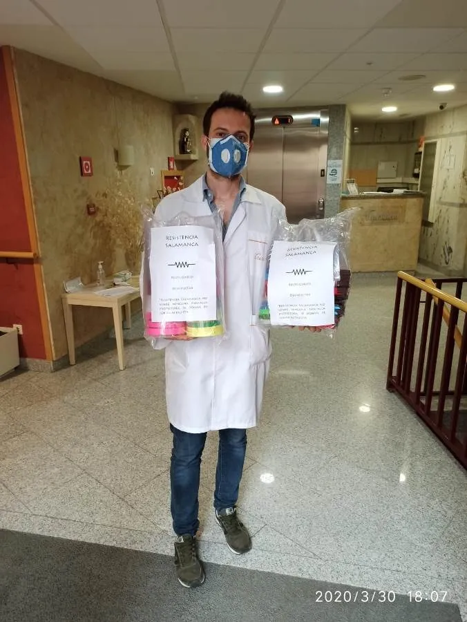 Foto 4 - Las m&aacute;scaras fabricadas por voluntarios salmantinos llegan tambi&eacute;n al peque&ntilde;o comercio