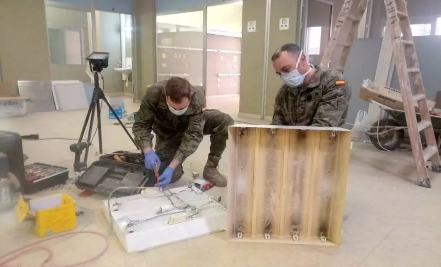 Foto 2 - Militares salmantinos del REI 11 montan en 24 horas la ampliaci&oacute;n del Gregorio Mara&ntilde;&oacute;n de Madrid