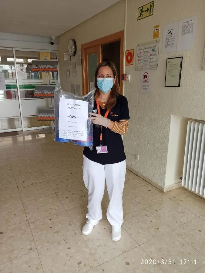 Foto 5 - Las pantallas protectoras de Resistencia Salamanca ayudan a sanitarios y peque&ntilde;os negocios