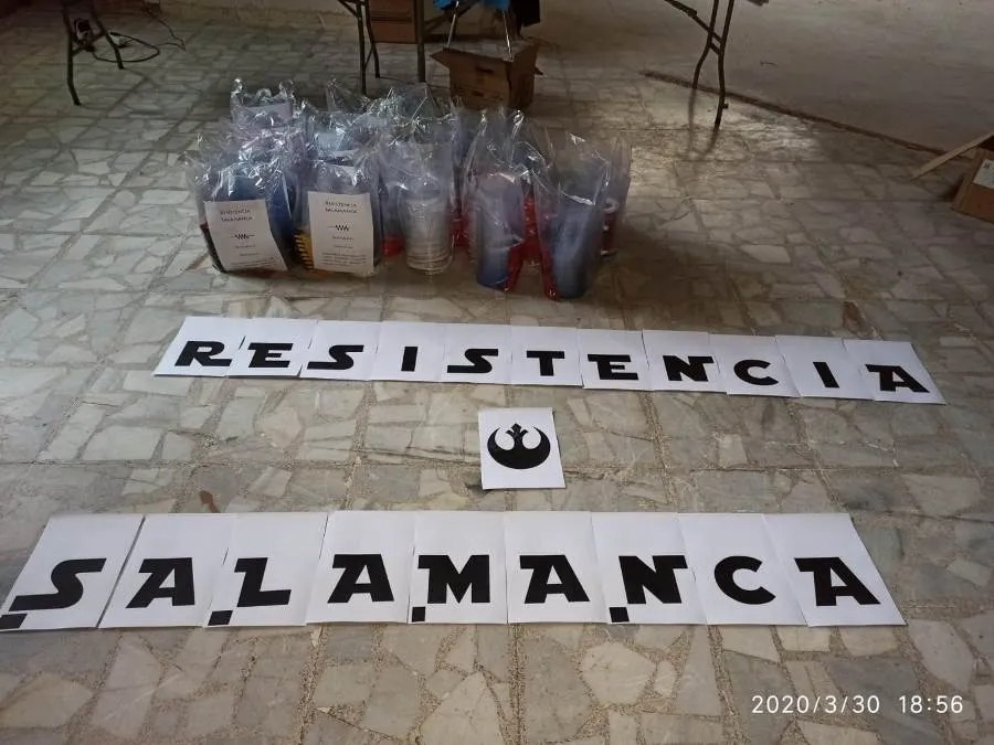 Foto 2 - Las pantallas protectoras de Resistencia Salamanca ayudan a sanitarios y peque&ntilde;os negocios