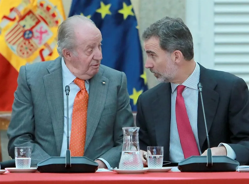 Felipe VI y Juan Carlos I presiden una reunión del Patronato de la Fundación Cotec. - JOSEFINA BLANCO / EUROPA PRESS - Archivo
