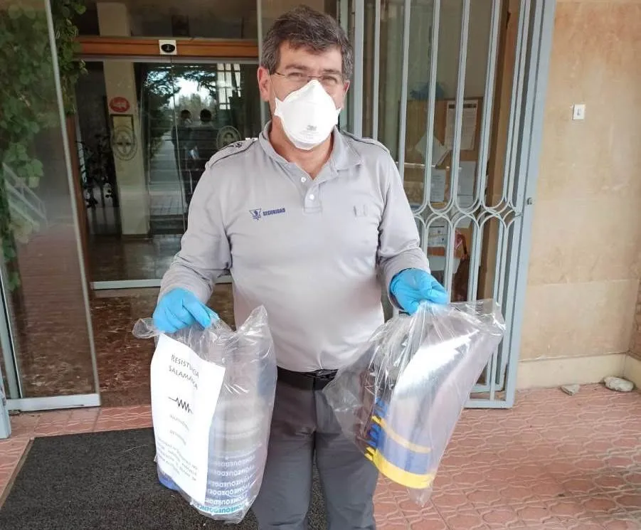 Foto 10 - El grupo de voluntarios &lsquo;Resistencia Salamanca&rsquo; supera las 2.500 pantallas protectoras...