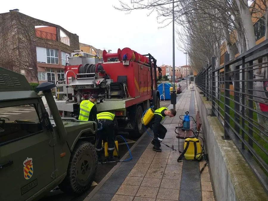 Foto 5 - M&aacute;s de 50 militares de la UME siguen con las labores de desinfecci&oacute;n en Salamanca y provincia