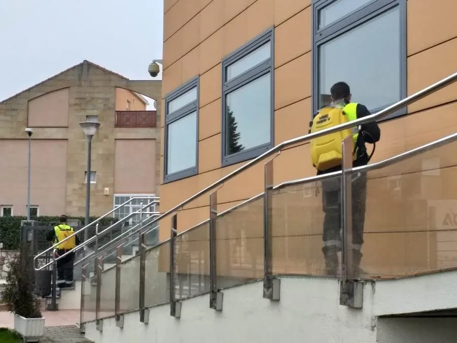 Foto 4 - M&aacute;s de 50 militares de la UME siguen con las labores de desinfecci&oacute;n en Salamanca y provincia