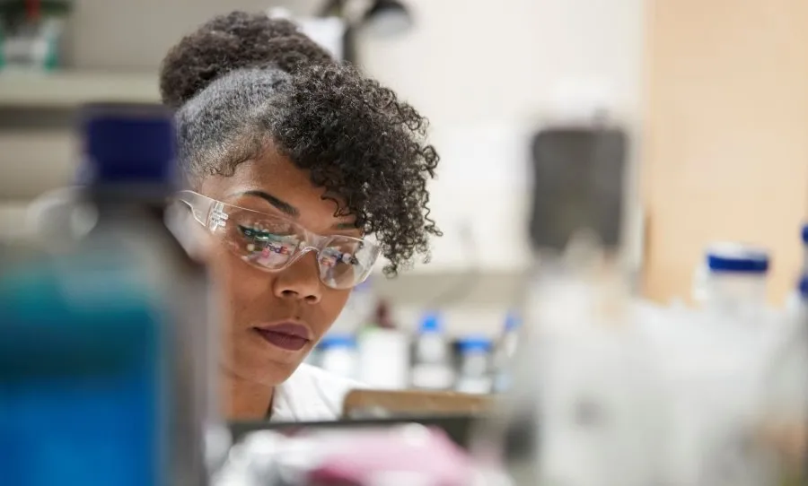 El Gobierno sostiene que la investigación es clave para vencer al coronavirus. Foto EP