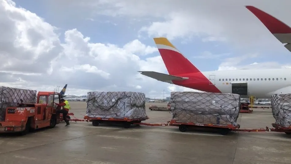 Aterriza en el aeropuerto de Barajas un A350 procedente de China. Foto: EP