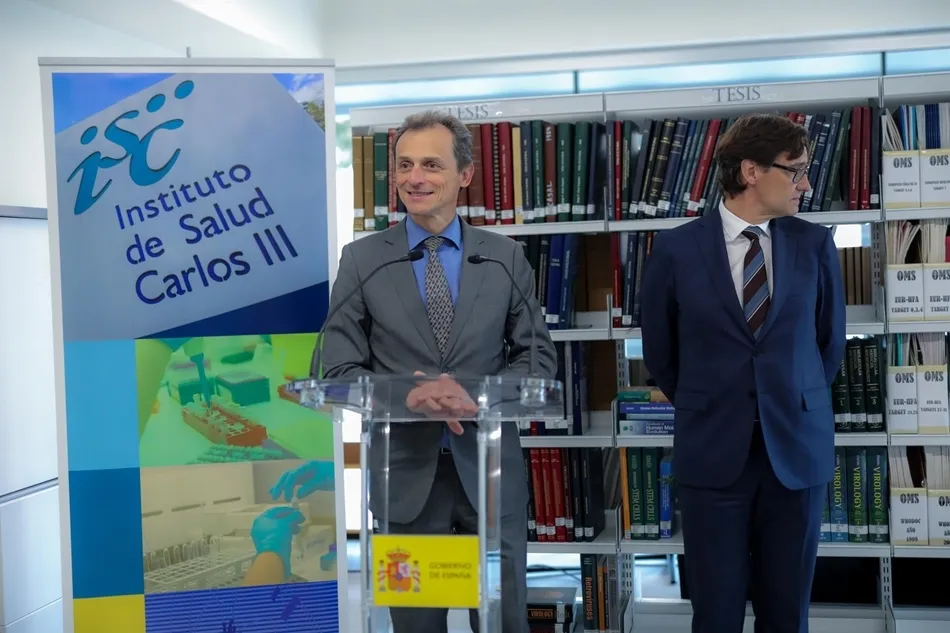 Los ministros Pedro Duque y Salvador Illa. Foto: EP