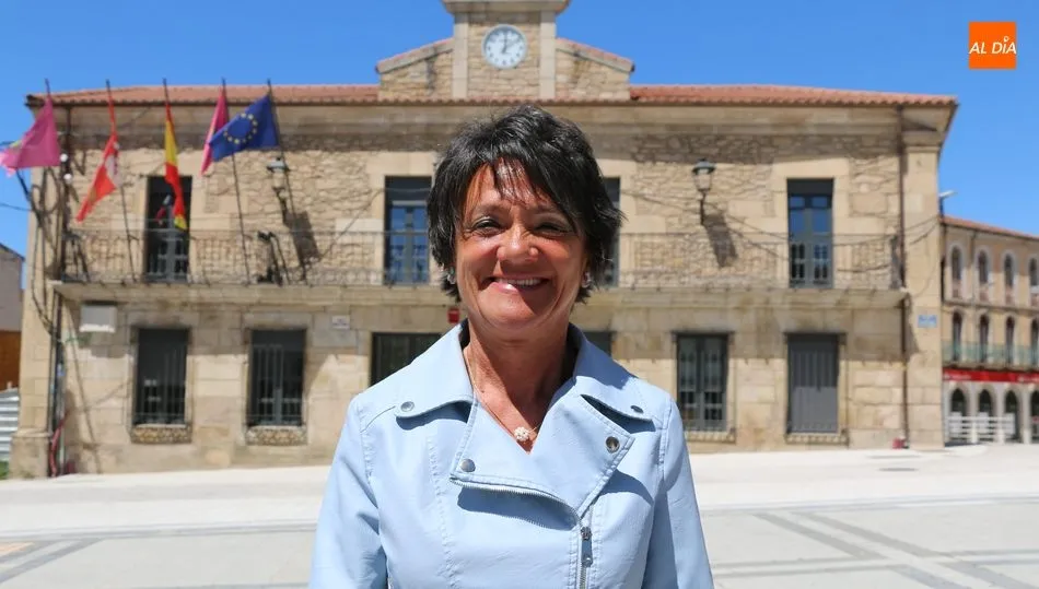 La alcaldesa Luisa de Paz se muestra muy contenta con la respuesta de los mayores a esta iniciativa / CORRAL