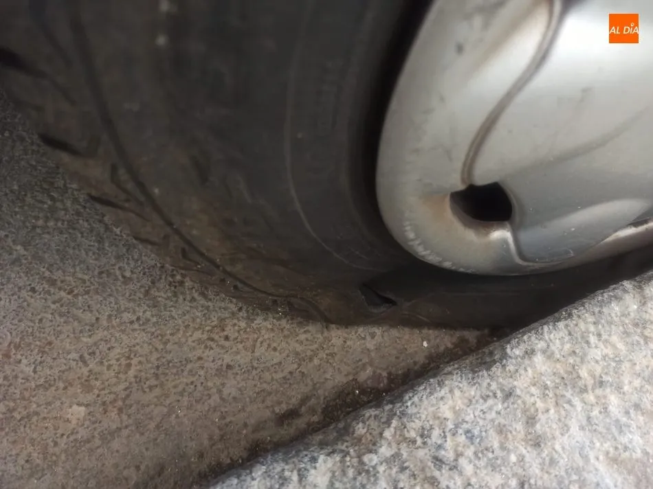 Foto 6 - Un vecino de Aldead&aacute;vila sufre nuevamente da&ntilde;os en su veh&iacute;culo  