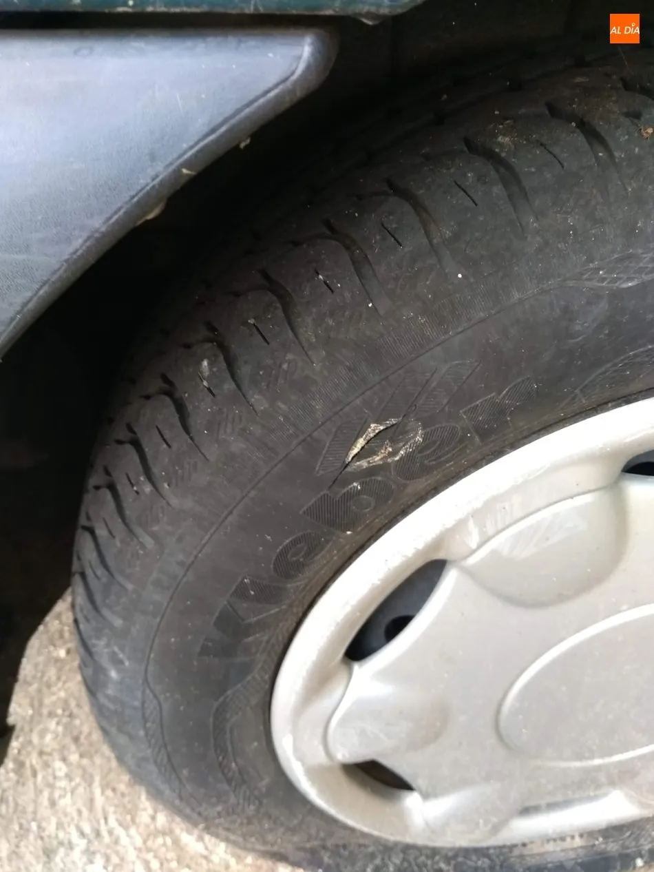 Foto 4 - Un vecino de Aldead&aacute;vila sufre nuevamente da&ntilde;os en su veh&iacute;culo  