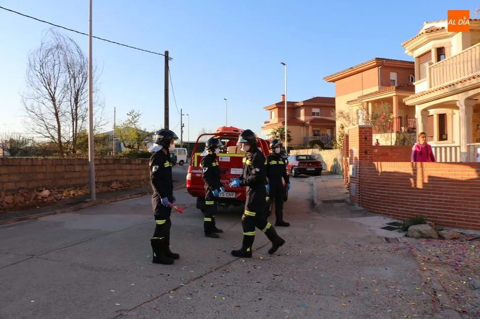 Foto 11 - Los Bomberos de Vitigudino felicitan a Fran por su 12 cumplea&ntilde;os  