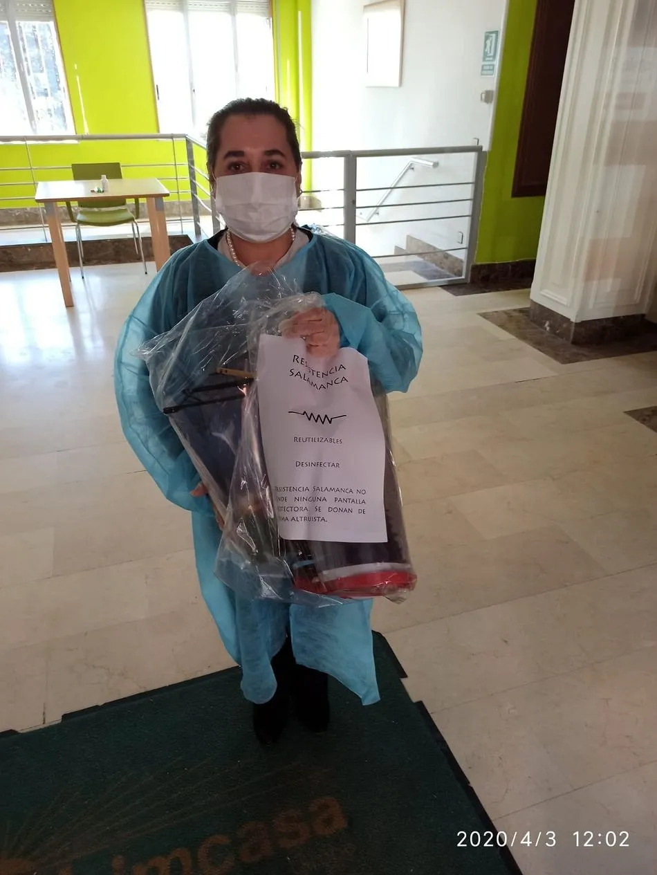 Foto 7 - Resistencia Salamanca supera las 3.000 pantallas de protecci&oacute;n entregadas