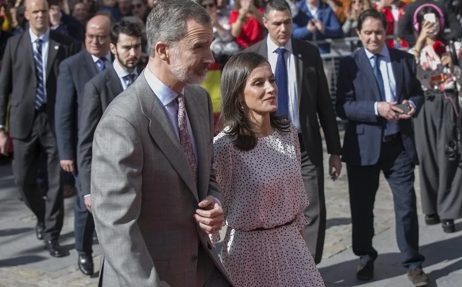 Los Reyes Felipe VI y doña Letizia en la parroquia de Nuestra Señora de la Asunción con motivo del Año Jubilar Mariano del Rocío Almonte (Huelva) a 14 de febrero del 2020 - MARÍA JOSÉ LÓPEZ / EUROPA PRESS - Archivo