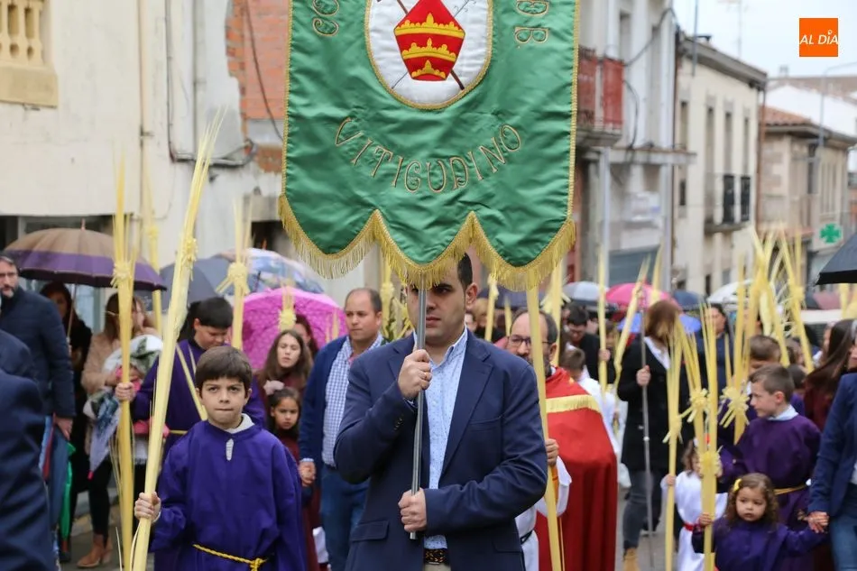 Foto 2 - Procesi&oacute;n del Domingo de Ramos en Vitigudino, los ni&ntilde;os son los protagonistas  