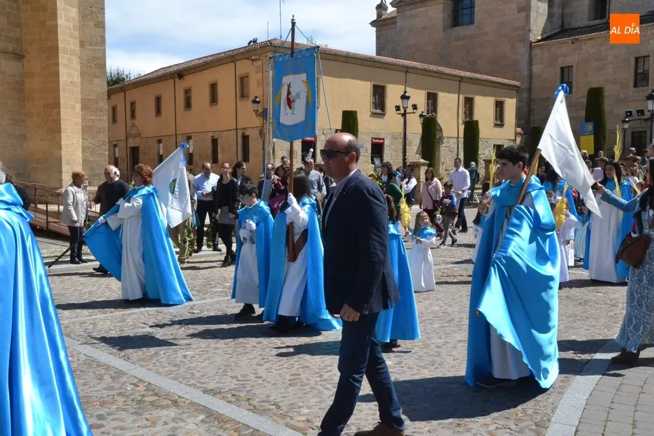 Foto 11 - La gran alegr&iacute;a de la entrada de La Borriquilla acompa&ntilde;ada de los ni&ntilde;os  