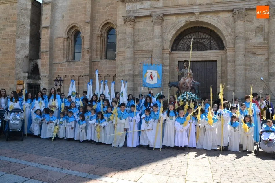 Foto 10 - La gran alegr&iacute;a de la entrada de La Borriquilla acompa&ntilde;ada de los ni&ntilde;os  