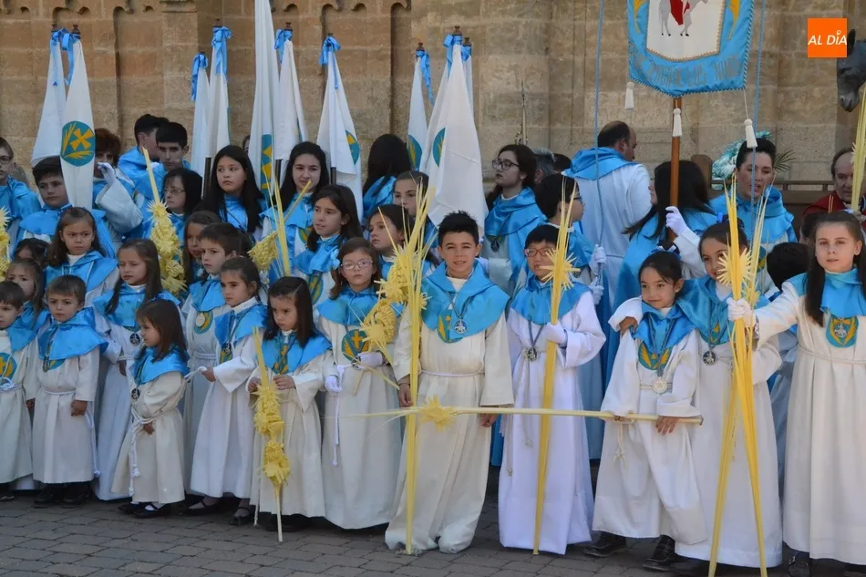 Foto 8 - La gran alegr&iacute;a de la entrada de La Borriquilla acompa&ntilde;ada de los ni&ntilde;os  