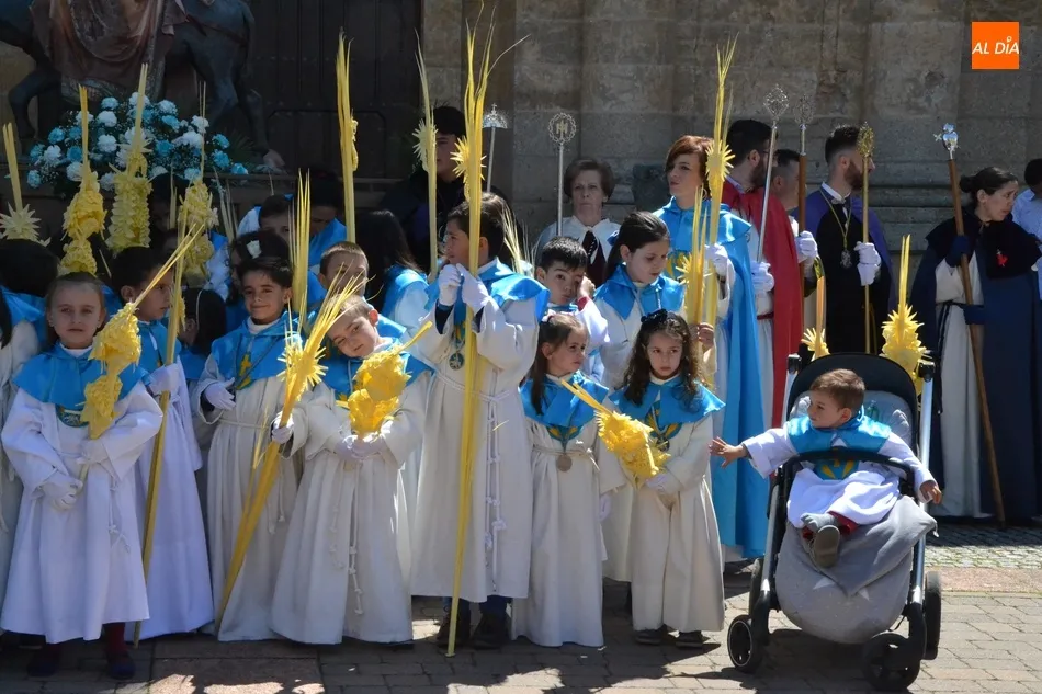 Foto 6 - La gran alegr&iacute;a de la entrada de La Borriquilla acompa&ntilde;ada de los ni&ntilde;os  