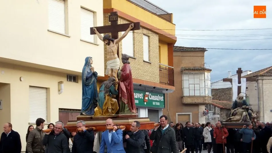 Foto 5 - El Descendimiento de la Cruz, el acto m&aacute;s emblem&aacute;tico de la Semana Santa de Lumbrales
