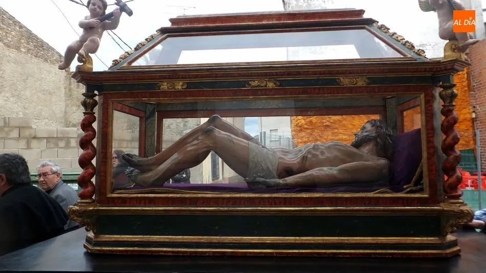 Foto 7 - El Descendimiento de la Cruz, el acto m&aacute;s emblem&aacute;tico de la Semana Santa de Lumbrales