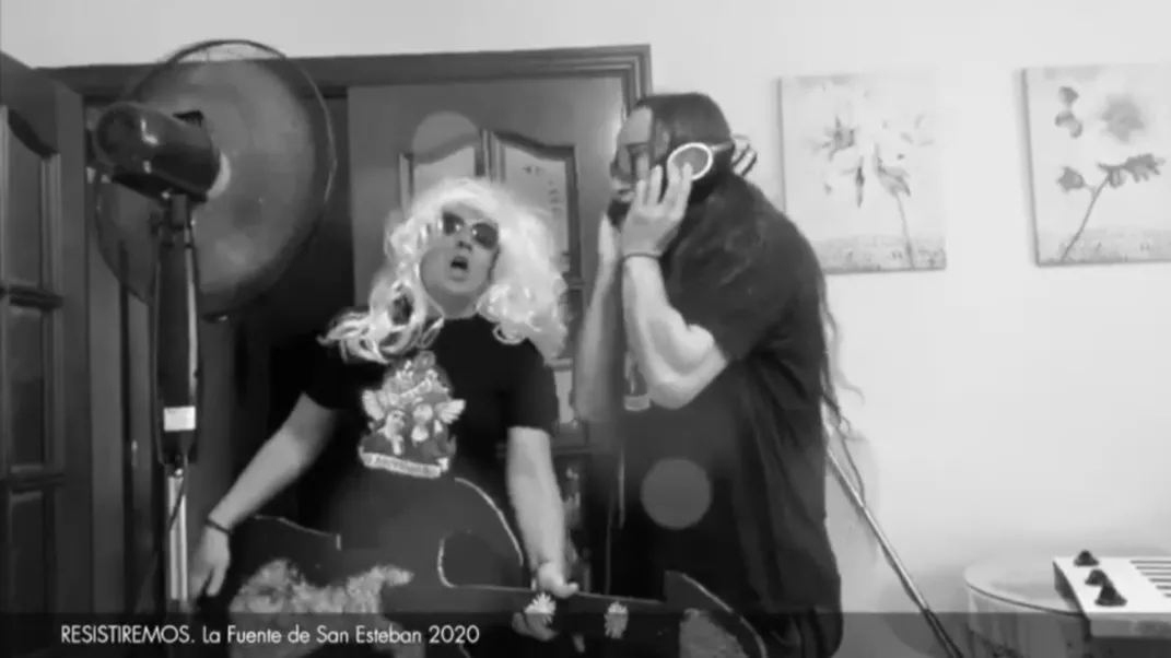 Foto 6 - Vecinos de La Fuente de San Esteban se animan a cantar en un v&iacute;deo el &lsquo;Resistir&eacute;&rsquo;  