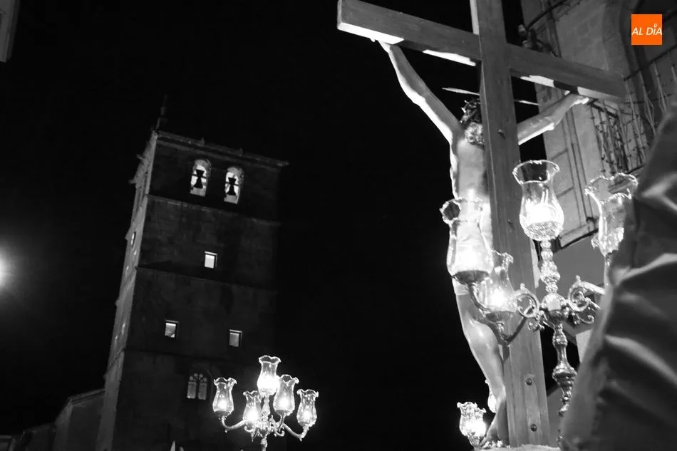 La procesión del silencio es la más íntima de cuantas se celebran en Vitigudino / CORRAL