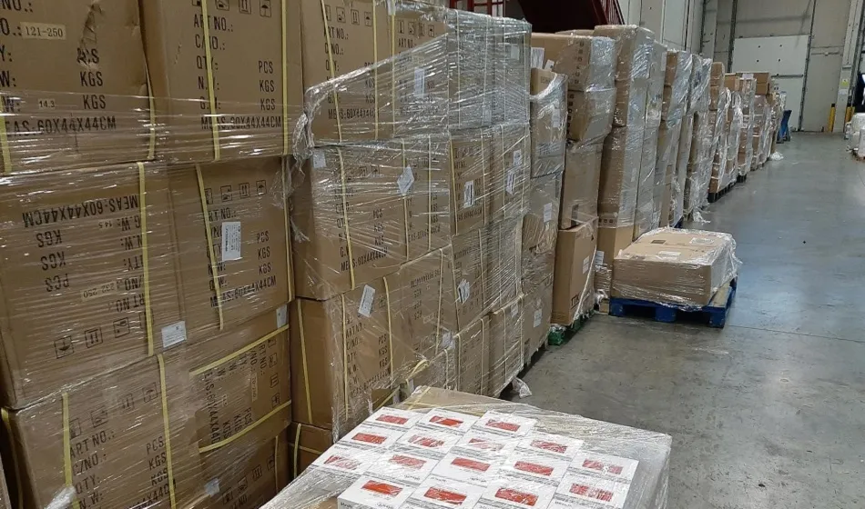 Se trata del segundo envío recibido en la Comunidad tras la llegada este domingo de 25.000 mascarillas más | EP