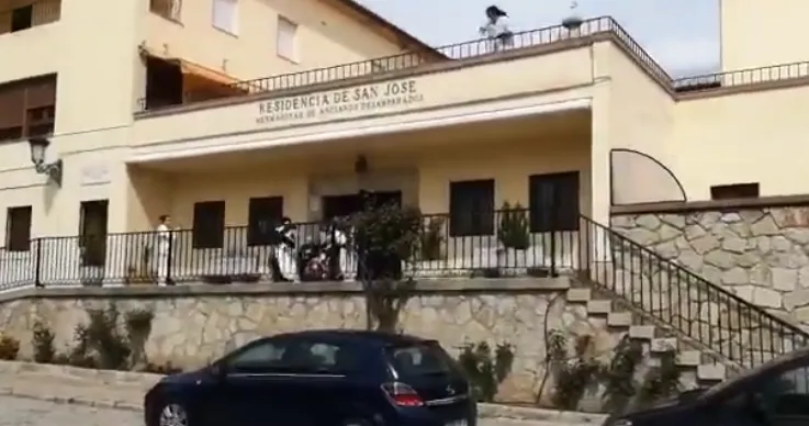 La Policía felicita por su 99 cumpleaños a una de las residentes de San José  